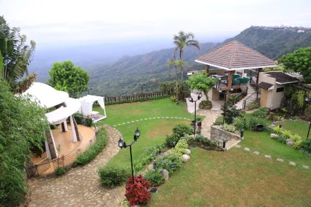 The Lakeview Suites Отели в г. Тагайтай