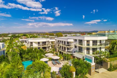 Bayview Beachfront Apartments, in Town Right on the Beach