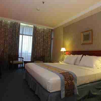 Weta International Hotel Surabaya Rooms