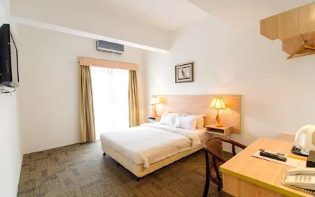 Prima Hotel Melaka Отели рядом с достопримечательностью «Бакит Сина»