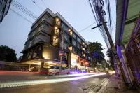 48 Metro Hotel