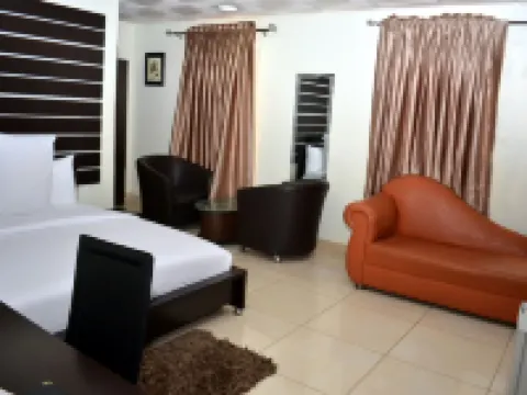 De Rigg Place - Alaka Estate, Surulere Hotels near Amuwo Odofin Public Library