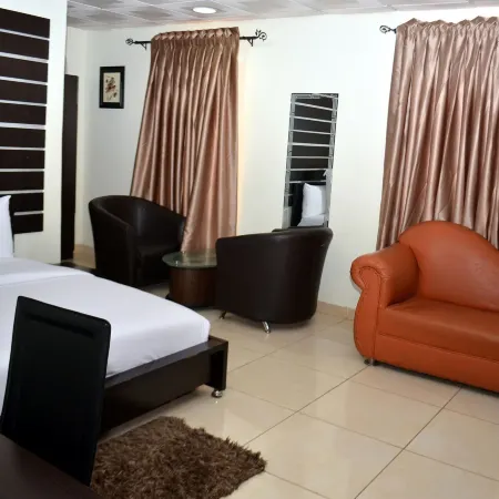 De Rigg Place - Alaka Estate, Surulere