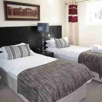 Churchill Two Bedroom Apartments with Free Parking and the Minster View Rooms