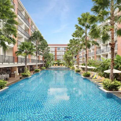 Anathera Resort Kuta Benoa港附近的飯店