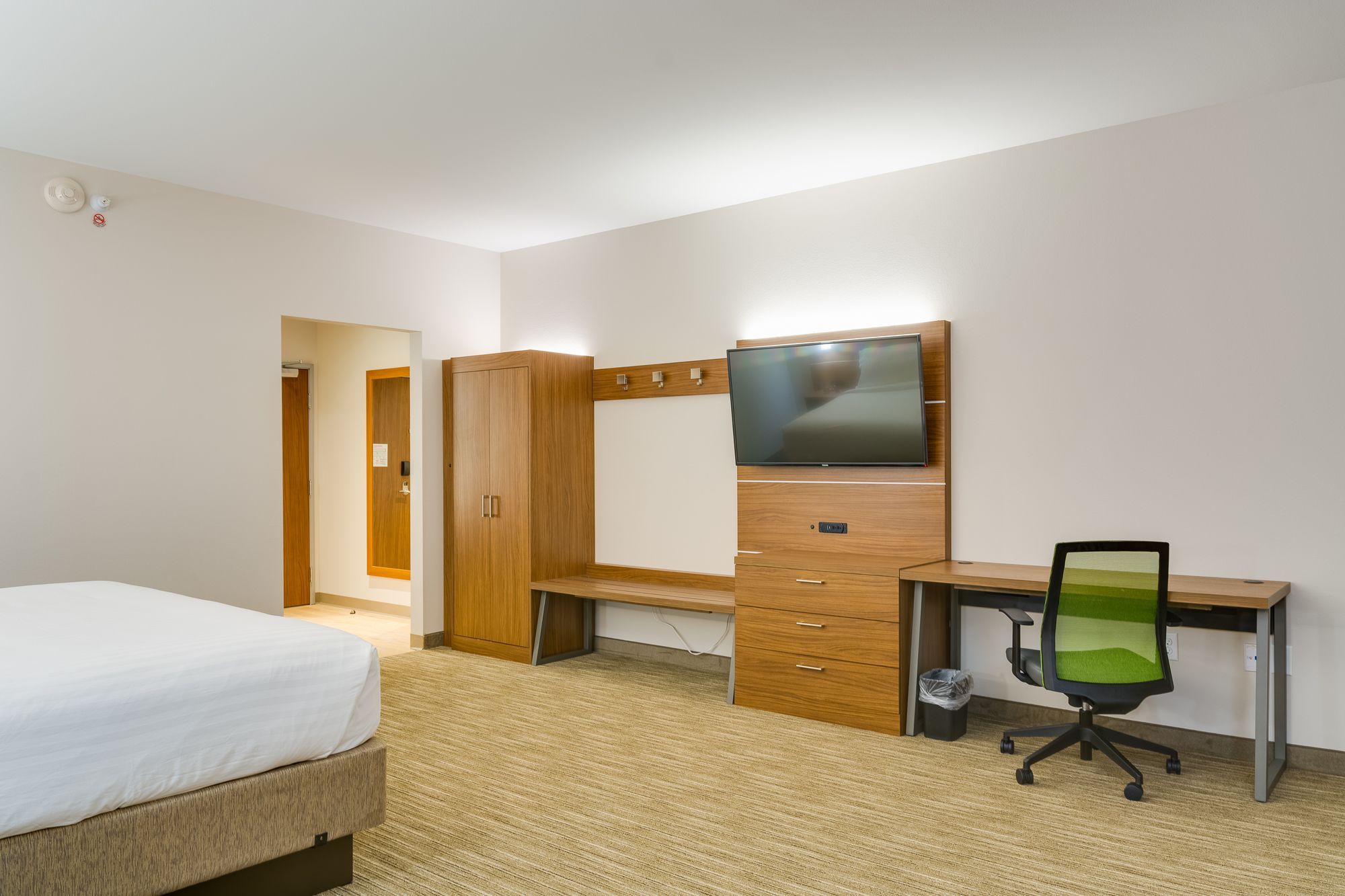 Holiday Inn Express & Suites Russellville, an Ihg Hotel