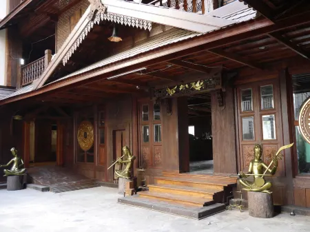 True Siam Rangnam Hotel