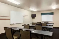 Travelodge by Wyndham Livonia Hotels in Livonia