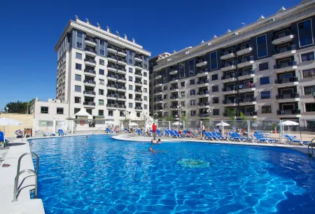 Apartamentos Nuriasol Отели в г. Фуэнхирола