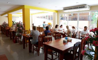 Karon Village Hotel - Housity