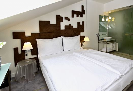 퓨어 화이트 객실