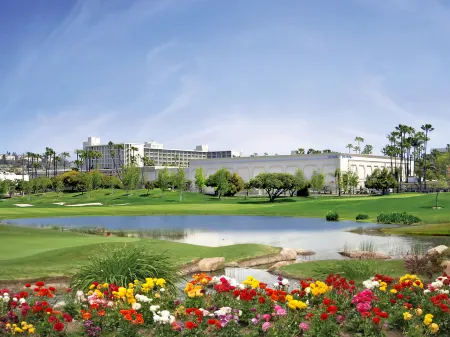 Town and Country San Diego Отели рядом с достопримечательностью «Университет Сан-Диего»