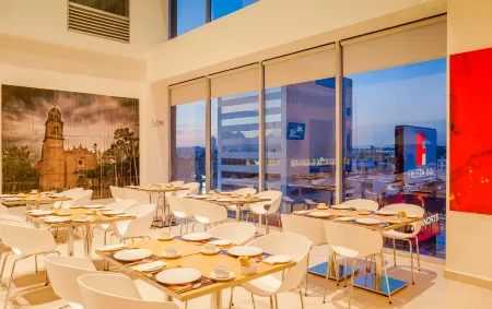 Fiesta Inn Tlalnepantla Отели в г. Тлалнепантла