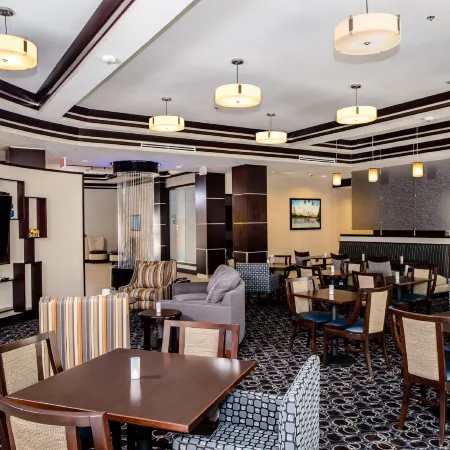 Holiday Inn Express & Suites AUSTIN NW - ARBORETUM AREA by IHG Отели рядом с достопримечательностью «Торговый центр The Arboretum»