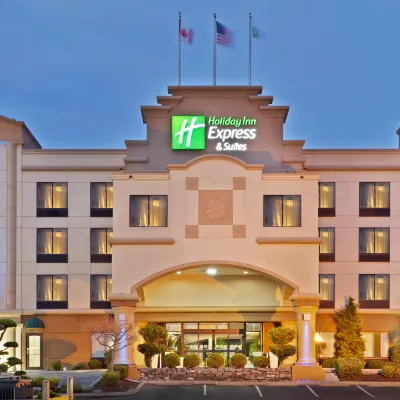 Holiday Inn Express & Suites TACOMA by IHG Hotel berhampiran Kubah Tacoma