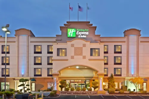 Holiday Inn Express & Suites TACOMA by IHG