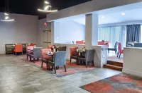 Holiday Inn MOBILE WEST - I-10 by IHG - breakfast