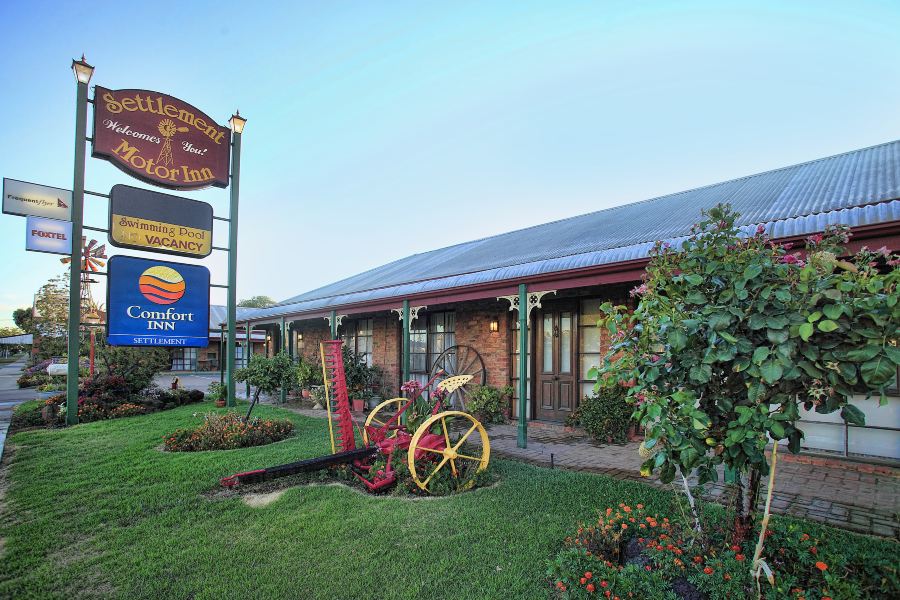 The Settlement Historic Hotel