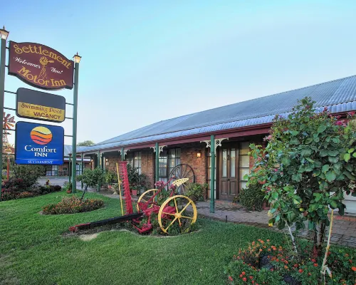 The Settlement Historic Hotel Hotels in Echuca