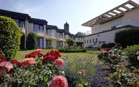 Hotel Villa am Rhein Hotels near Rheinanlagen Irlich