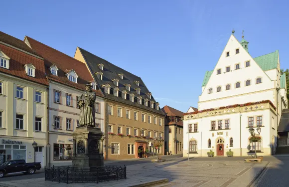 格拉夫·馮·曼​​斯費爾德酒店