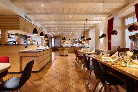 Landhotel Wilder Mann Отели в г. Йештеттен