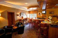 Hotel am Badepark فنادق في BarBel