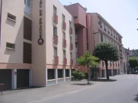 Brit Hotel Cahors - Le Valentré Hôtels à : Cahors