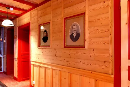 Logis hôtel Arbez Franco Suisse Отели в г. Сен-Лоран-ан-Гранво