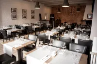 Logis Auberge des Voyageurs فنادق في Lesmenils