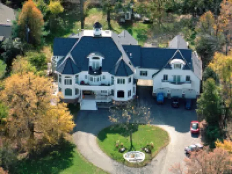 The Columbia Inn at Peralynna Hotels near The Mall in Columbia