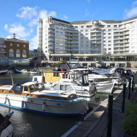 The Chelsea Harbour Hotel & Spa London Отели рядом с достопримечательностью «Уондсворт»