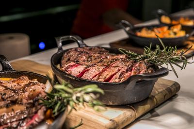 料理 オハナ・ワイキキ・イースト by アウトリガーの写真