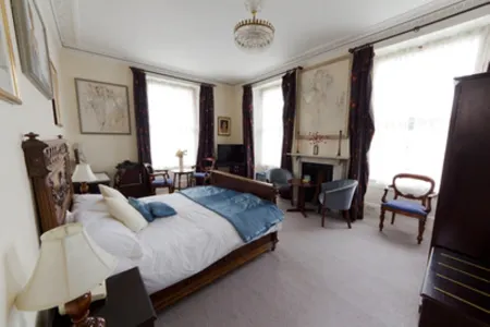 The White Hart Hotel Отели в г. Хейл