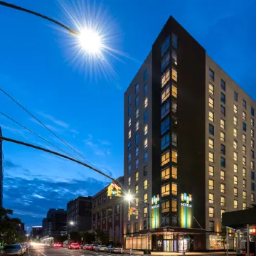 EVEN Hotel BROOKLYN by IHG Отели рядом с достопримечательностью «Союз Холл»