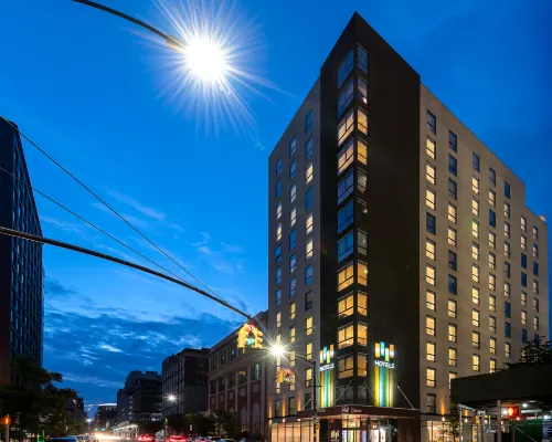 EVEN Hotel BROOKLYN by IHG Hotels near Junior's Cheesecake