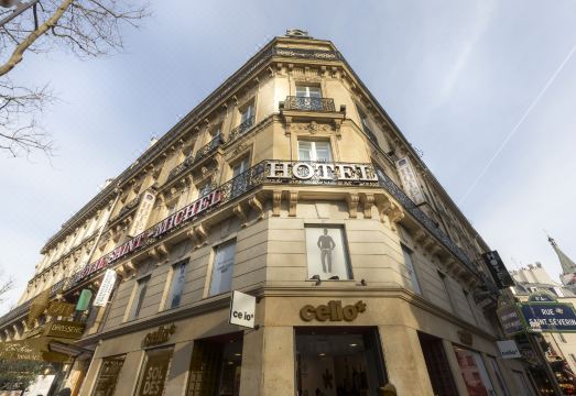 로열 생 미셸 아침 식사