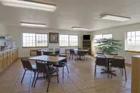 Americas Best Value Inn Kadoka - Motels