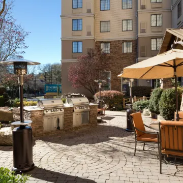 Homewood Suites by Hilton Atlanta Buckhead Pharr Road Отели рядом с достопримечательностью «Станция метро "Бакхед"»