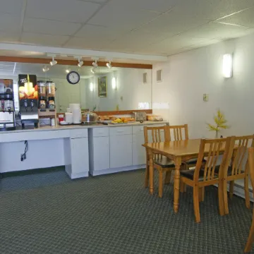 Americas Best Value Inn & Suites-Hyannis/Cape Cod