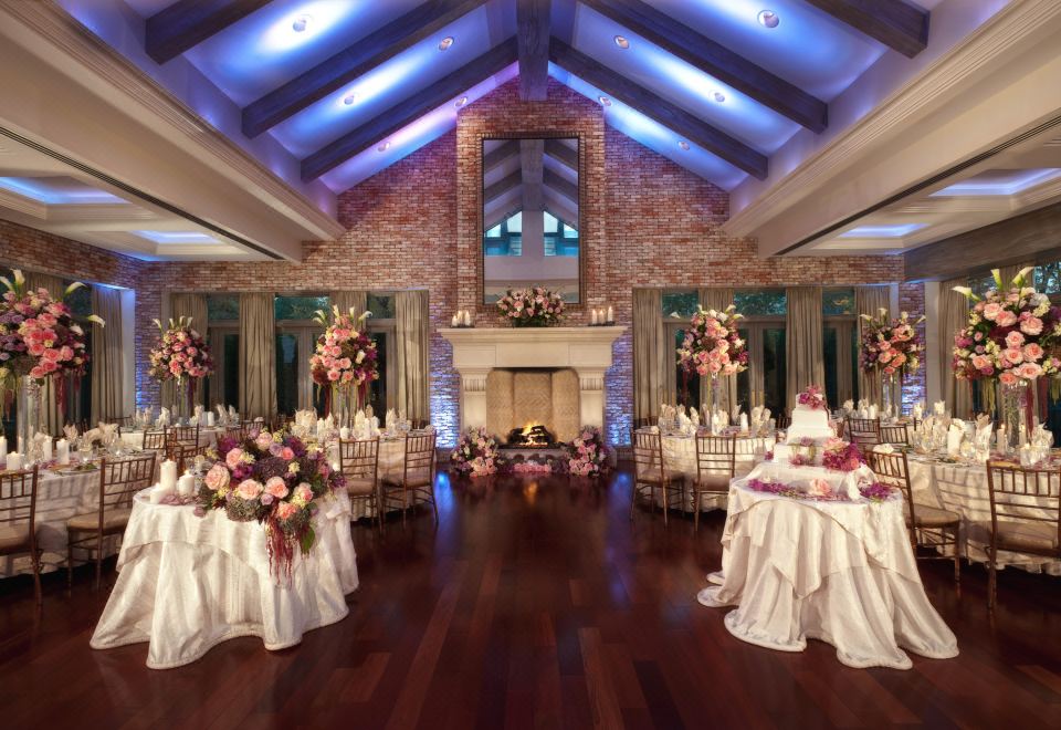 더 인 앳 폭스 할로우 호텔