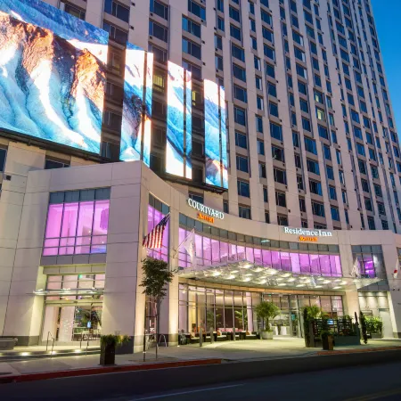 Courtyard by Marriott Los Angeles L.A. LIVE Отели рядом с достопримечательностью «Театр «Майкрософт»»