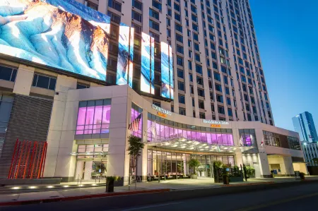 Residence Inn by Marriott Los Angeles L.A. Live Отели рядом с достопримечательностью «Южный Лос-Анджелес»