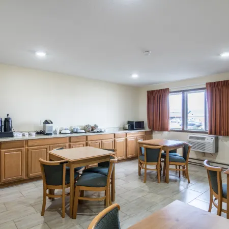 Scottish Inn & Suites - Eau Claire