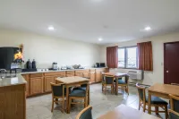 Scottish Inn & Suites - Eau Claire - Parkplatz