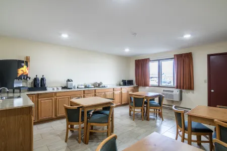 Scottish Inn & Suites - Eau Claire