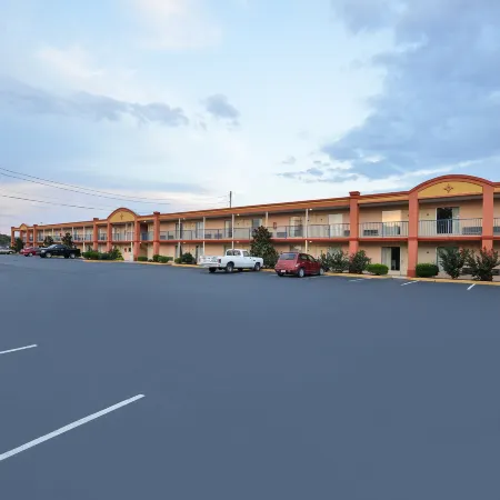 Americas Best Value Inn and Suites Williamstown