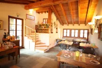 Le Case dei Baff Hotels in Civo