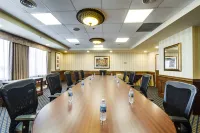Monte Carlo Inn Airport Suites - Business