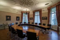 Kasteel De Vanenburg Hotels in Пюттен